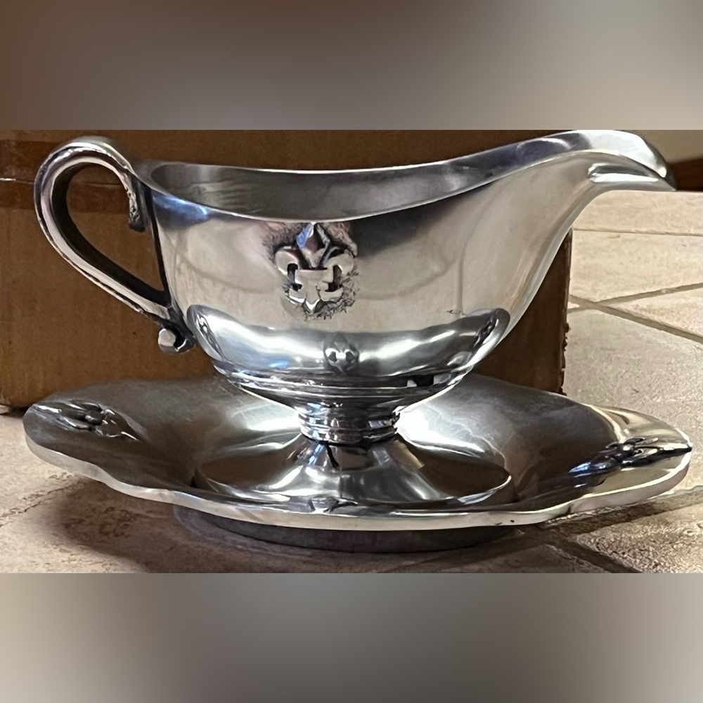 Mikasa Silver Gravy Boat with Tray
